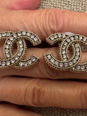 Brand New Classic Chanel CC Logo Strass Crystal Embellished Gold Earrings